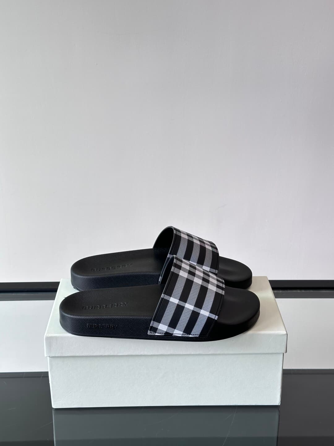 burberry slipper 1188472671